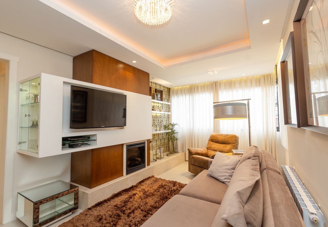 Apartamento em Gramado - Faça Tudo a Pé! 150m Rua Coberta | 2 Suítes