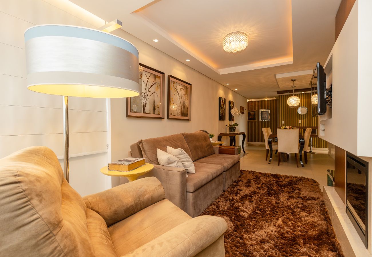 Apartamento em Gramado - Faça Tudo a Pé! 150m Rua Coberta | 2 Suítes