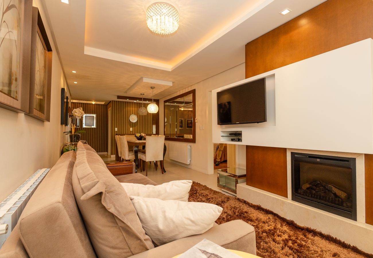 Apartamento em Gramado - Faça Tudo a Pé! 150m Rua Coberta | 2 Suítes