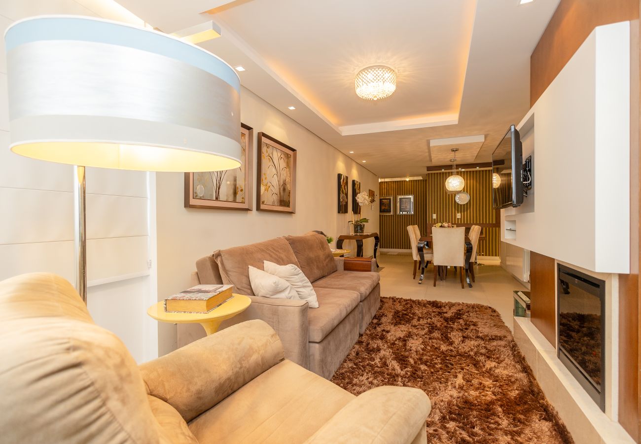 Apartamento em Gramado - Faça Tudo a Pé! 150m Rua Coberta | 2 Suítes