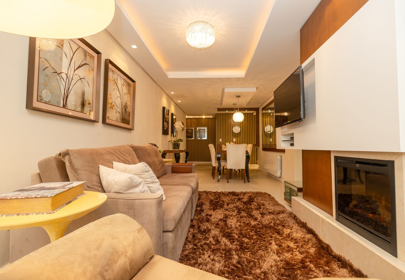 Apartamento em Gramado - Faça Tudo a Pé! 150m Rua Coberta | 2 Suítes