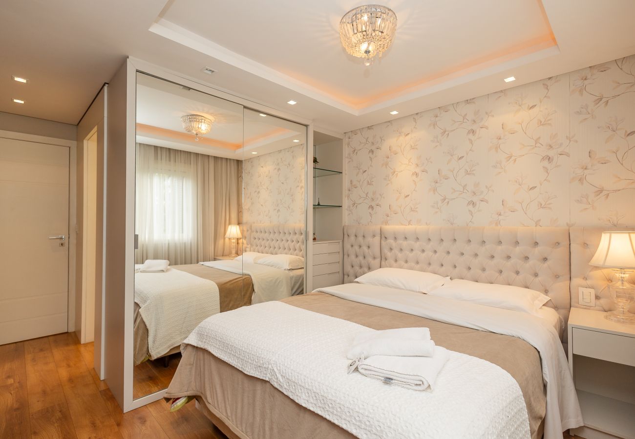 Apartamento em Gramado - Faça Tudo a Pé! 150m Rua Coberta | 2 Suítes