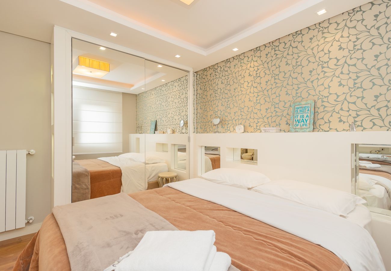 Apartamento em Gramado - Faça Tudo a Pé! 150m Rua Coberta | 2 Suítes