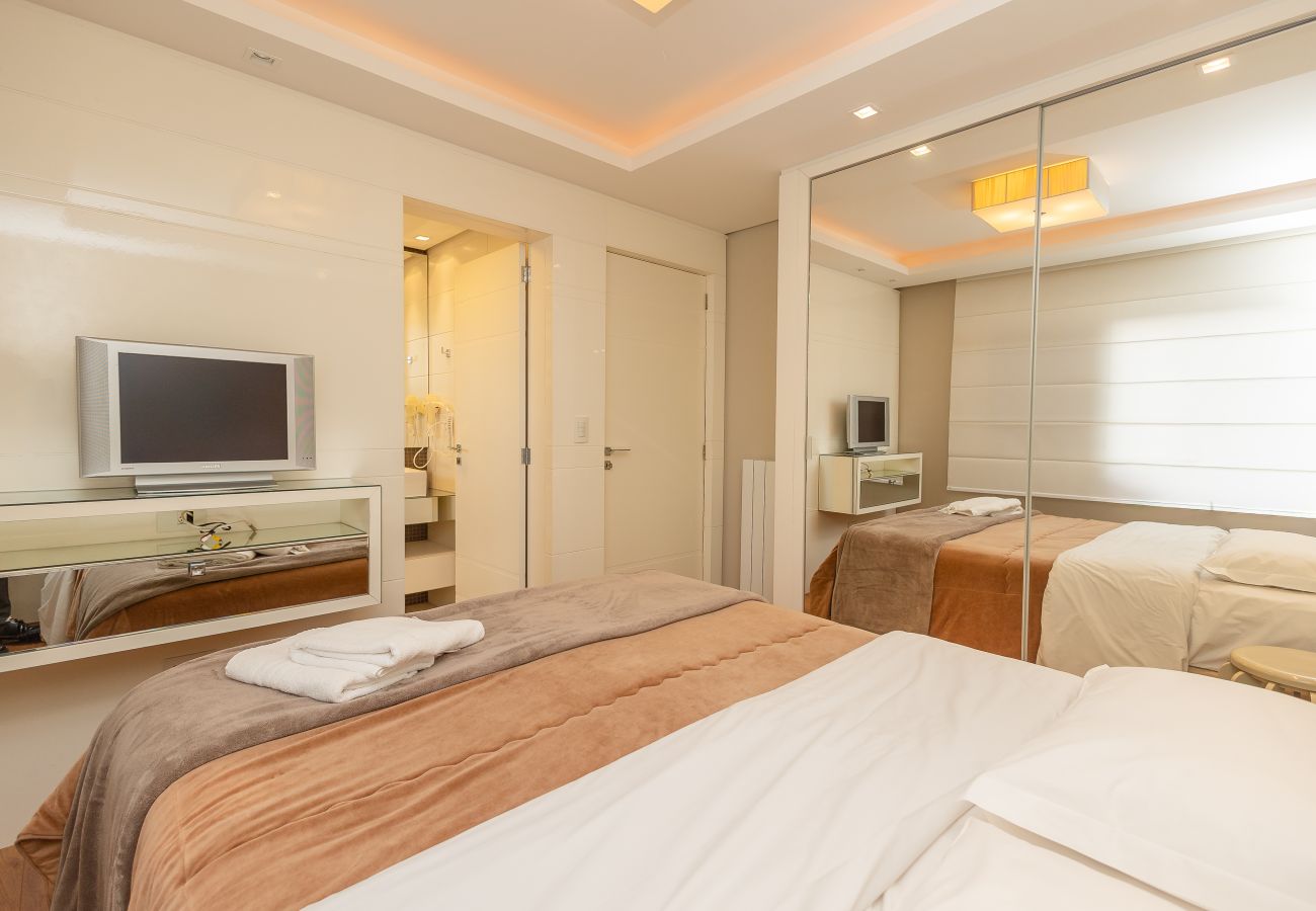Apartamento em Gramado - Faça Tudo a Pé! 150m Rua Coberta | 2 Suítes