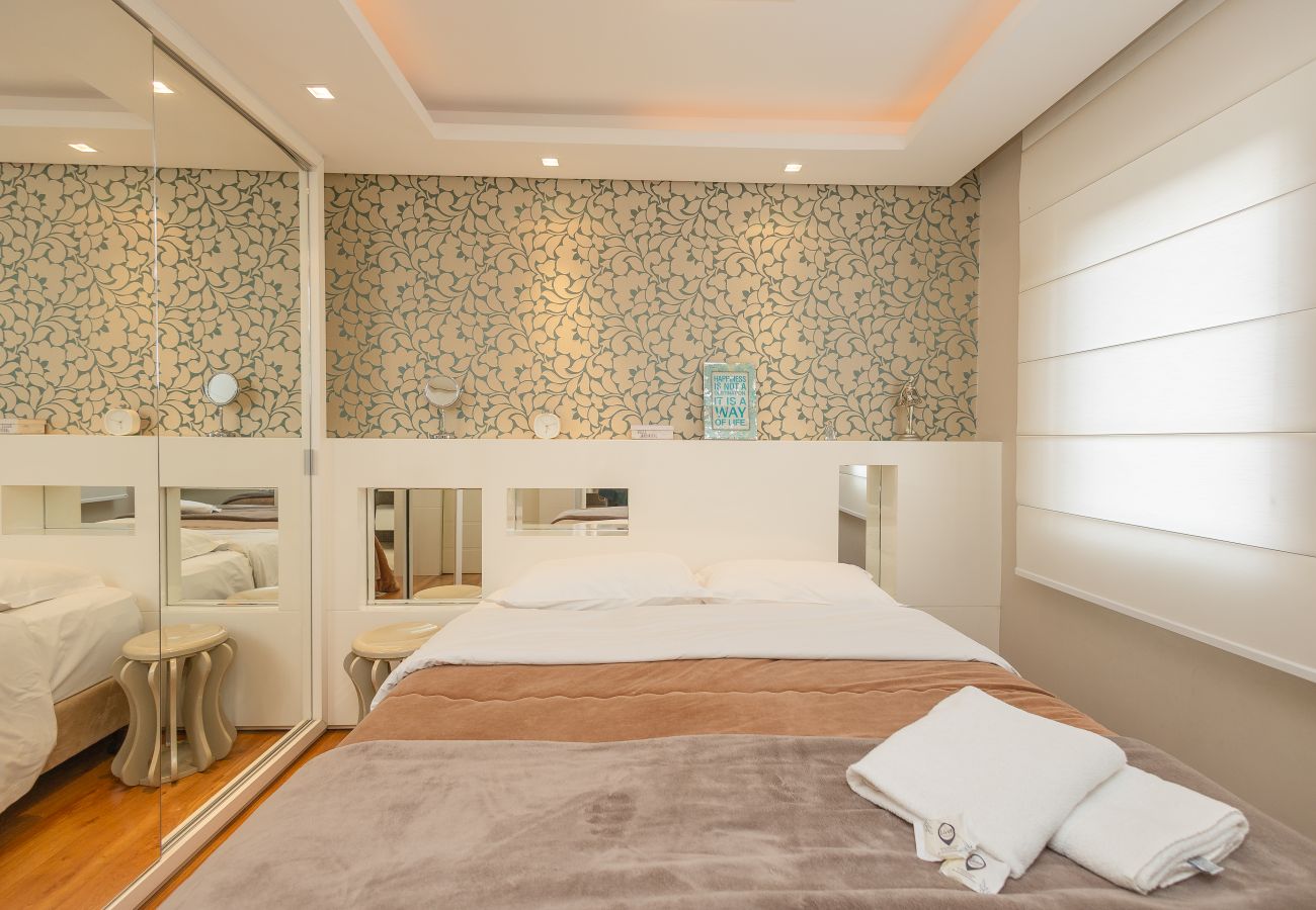 Apartamento em Gramado - Faça Tudo a Pé! 150m Rua Coberta | 2 Suítes