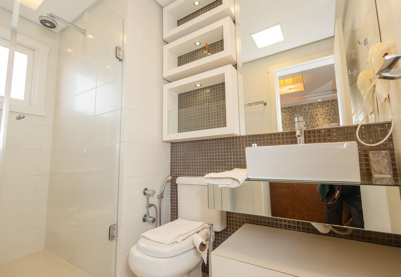 Apartamento em Gramado - Faça Tudo a Pé! 150m Rua Coberta | 2 Suítes