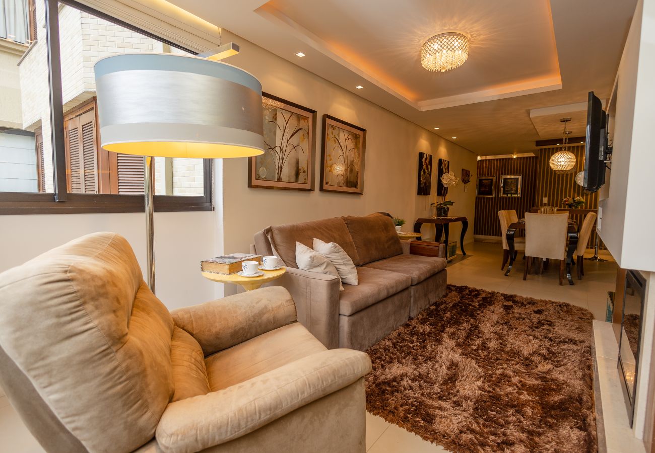 Apartamento em Gramado - Faça Tudo a Pé! 150m Rua Coberta | 2 Suítes