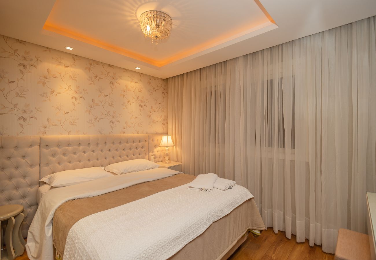 Apartamento em Gramado - Faça Tudo a Pé! 150m Rua Coberta | 2 Suítes