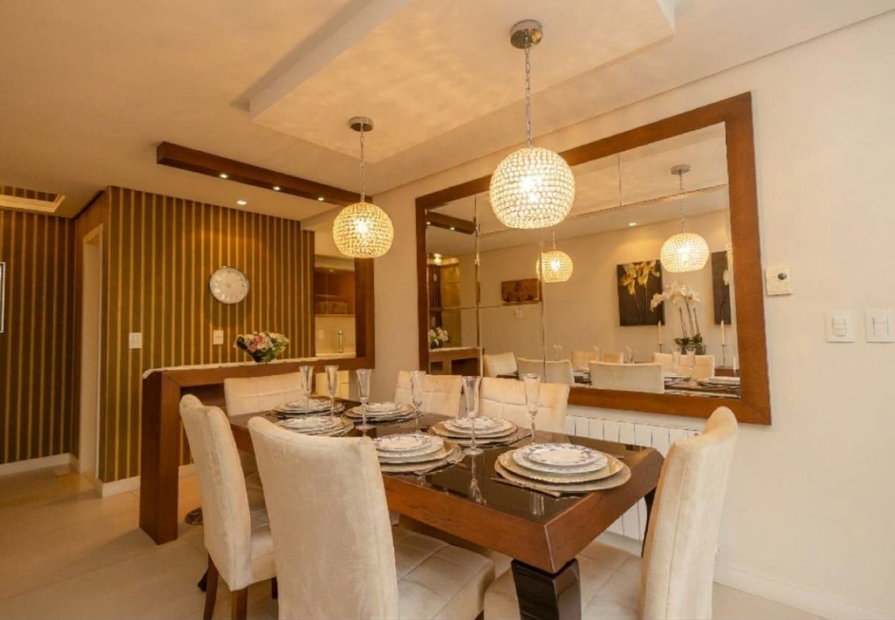 Apartamento em Gramado - Faça Tudo a Pé! 150m Rua Coberta | 2 Suítes