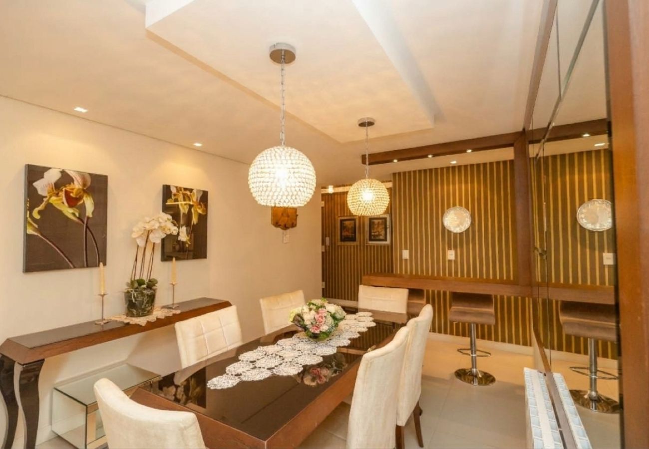 Apartamento em Gramado - Faça Tudo a Pé! 150m Rua Coberta | 2 Suítes