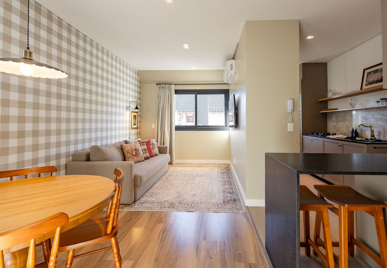 Apartamento em Gramado - 2 Apês Conectados | 100m Rua Torta | P/ 8 Pessoas