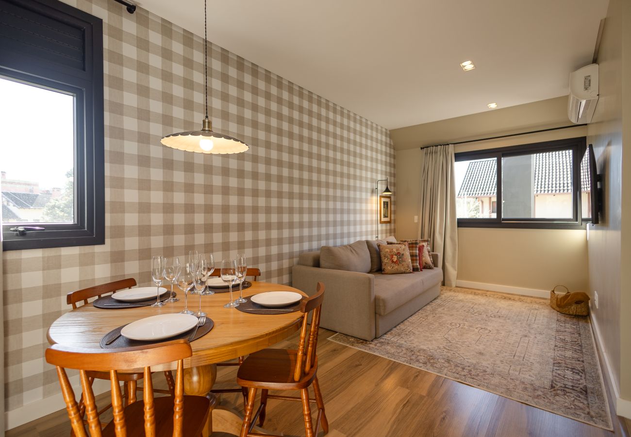 Apartamento em Gramado - 2 Apês Conectados | 100m Rua Torta | P/ 8 Pessoas