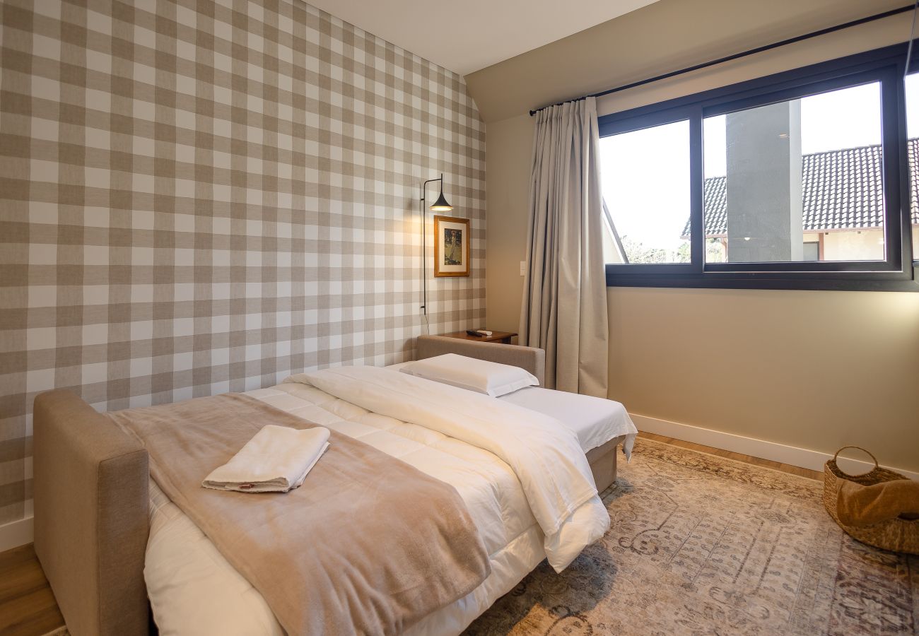 Apartamento em Gramado - 2 Apês Conectados | 100m Rua Torta | P/ 8 Pessoas