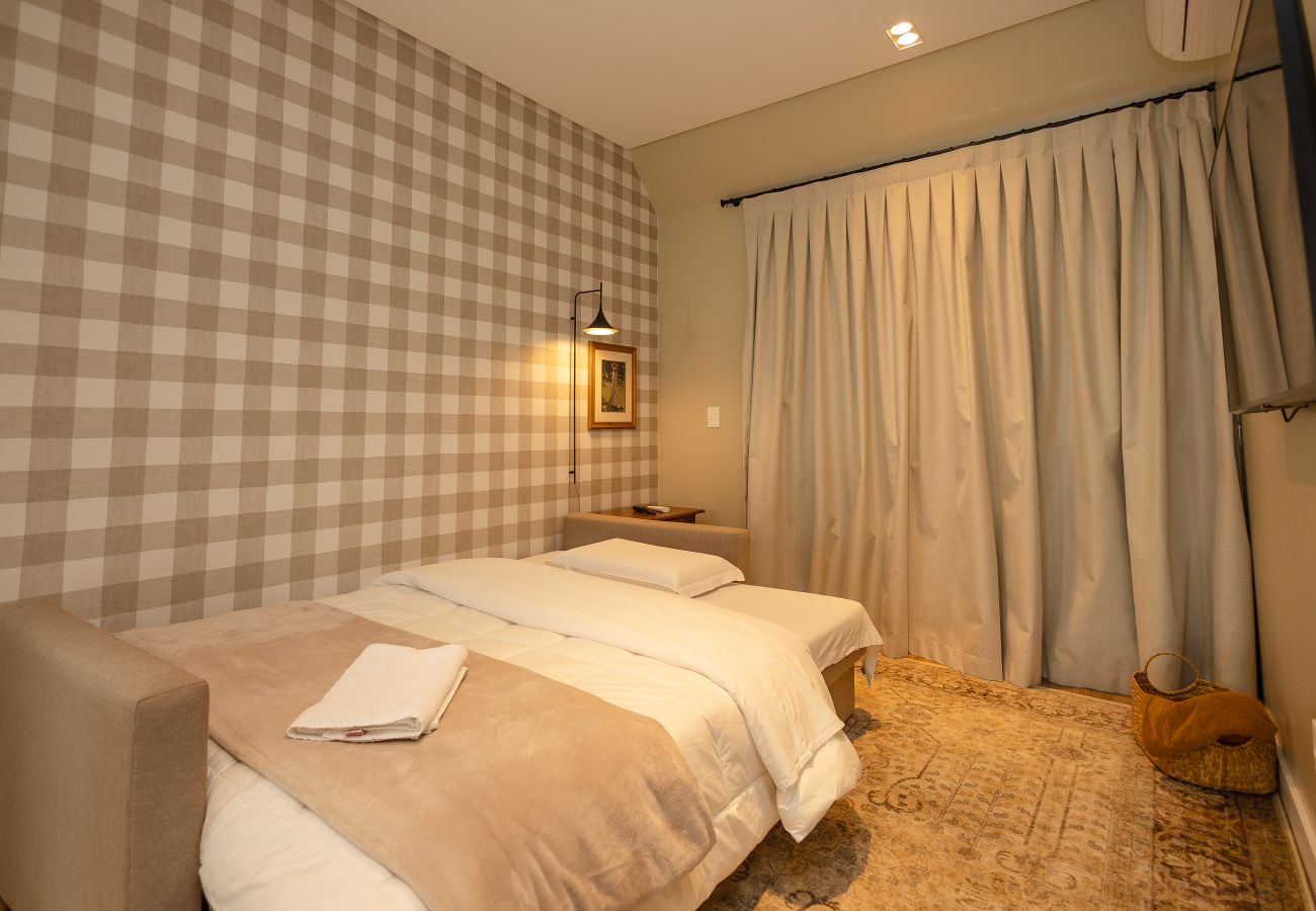 Apartamento em Gramado - 2 Apês Conectados | 100m Rua Torta | P/ 8 Pessoas