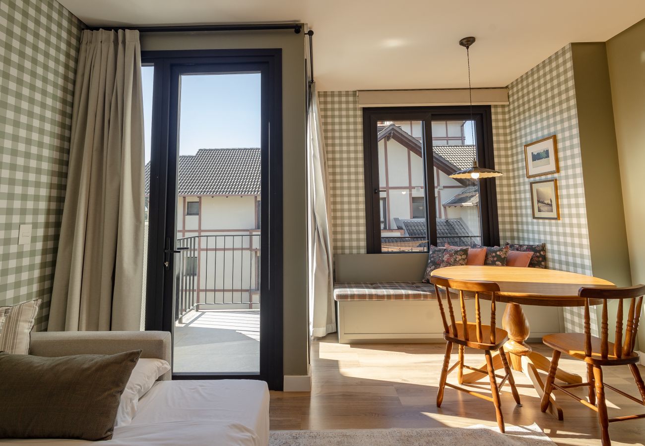 Apartamento em Gramado - 2 Apês Conectados | 100m Rua Torta | P/ 8 Pessoas