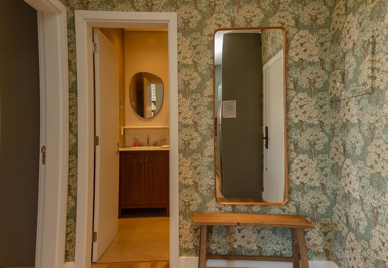 Apartamento em Gramado - 2 Apês Conectados | 100m Rua Torta | P/ 8 Pessoas