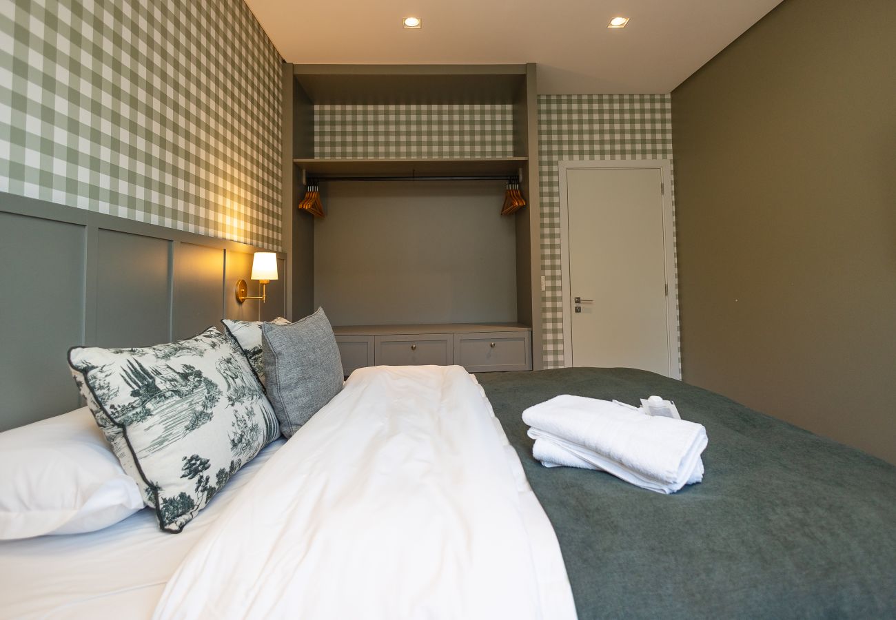 Apartamento em Gramado - 2 Apês Conectados | 100m Rua Torta | P/ 8 Pessoas