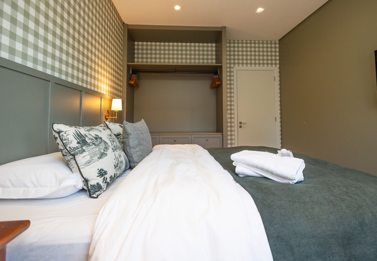 Apartamento em Gramado - 2 Apês Conectados | 100m Rua Torta | P/ 8 Pessoas