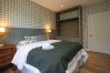 Apartamento em Gramado - 2 Apês Conectados | 100m Rua Torta | P/ 8 Pessoas