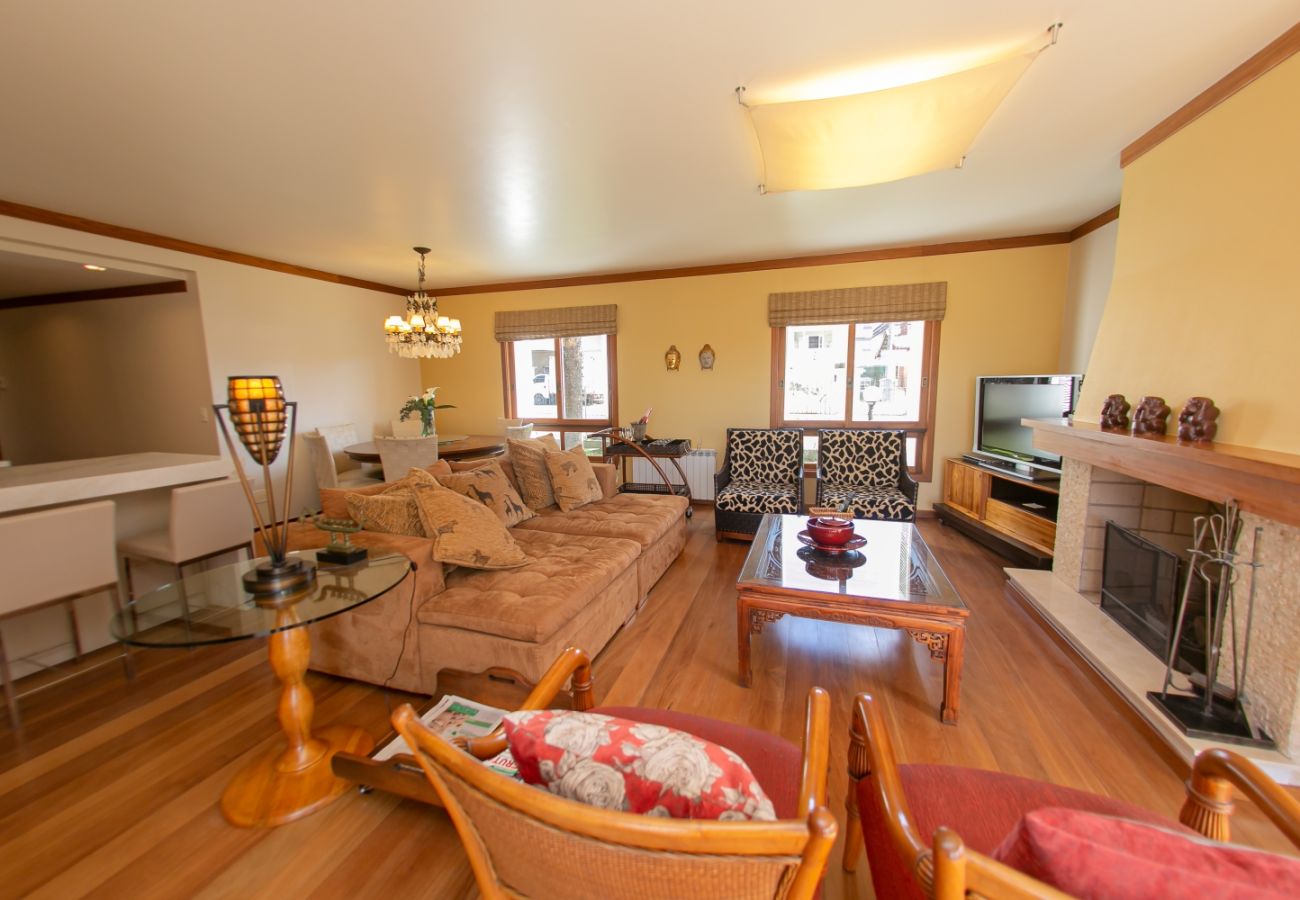 Apartamento em Gramado - Apartamento na Av Central REF 541161