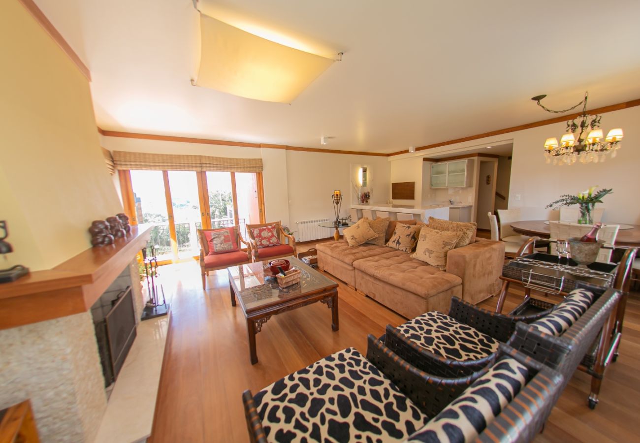 Apartamento em Gramado - Apartamento na Av Central REF 541161