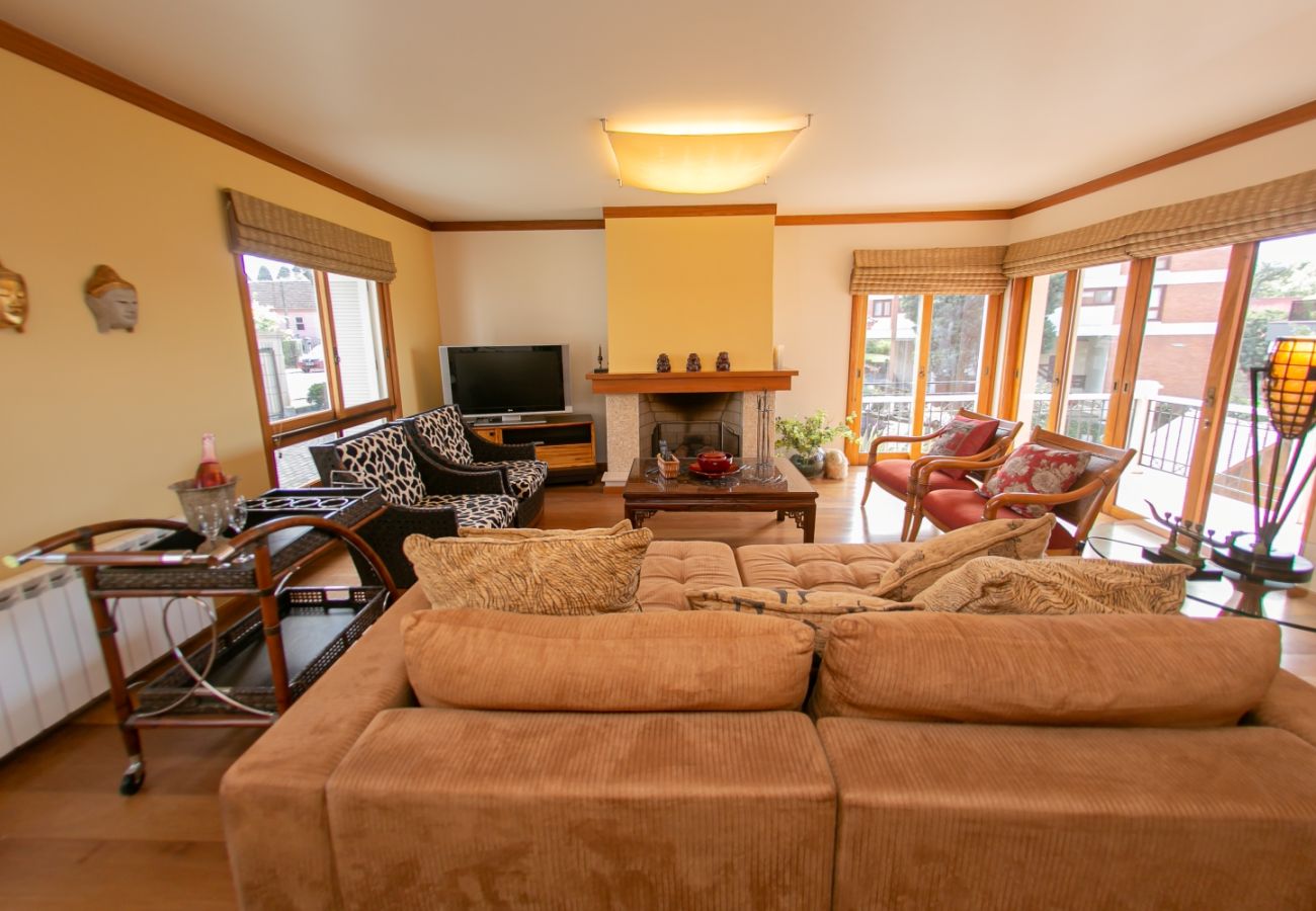 Apartamento em Gramado - Apartamento na Av Central REF 541161