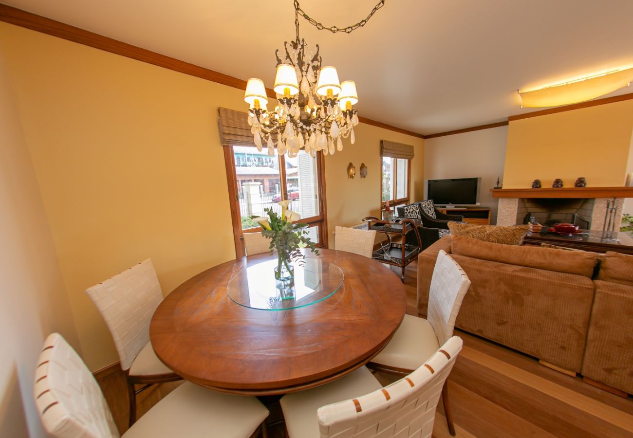 Apartamento em Gramado - Apartamento na Av Central REF 541161