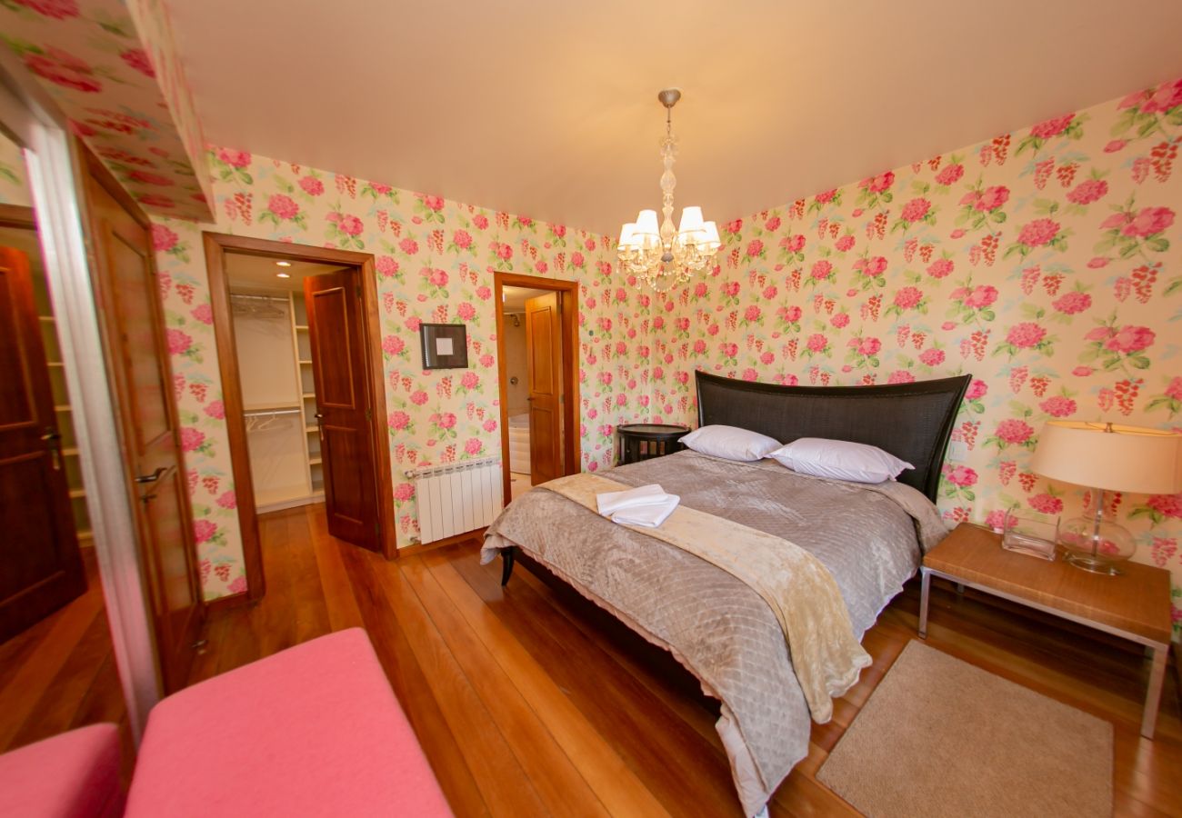 Apartamento em Gramado - Apartamento na Av Central REF 541161