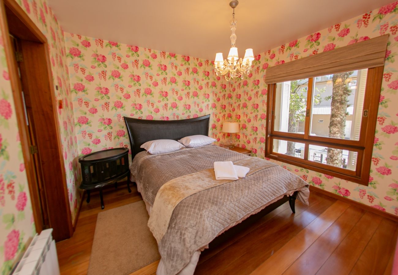 Apartamento em Gramado - Apartamento na Av Central REF 541161