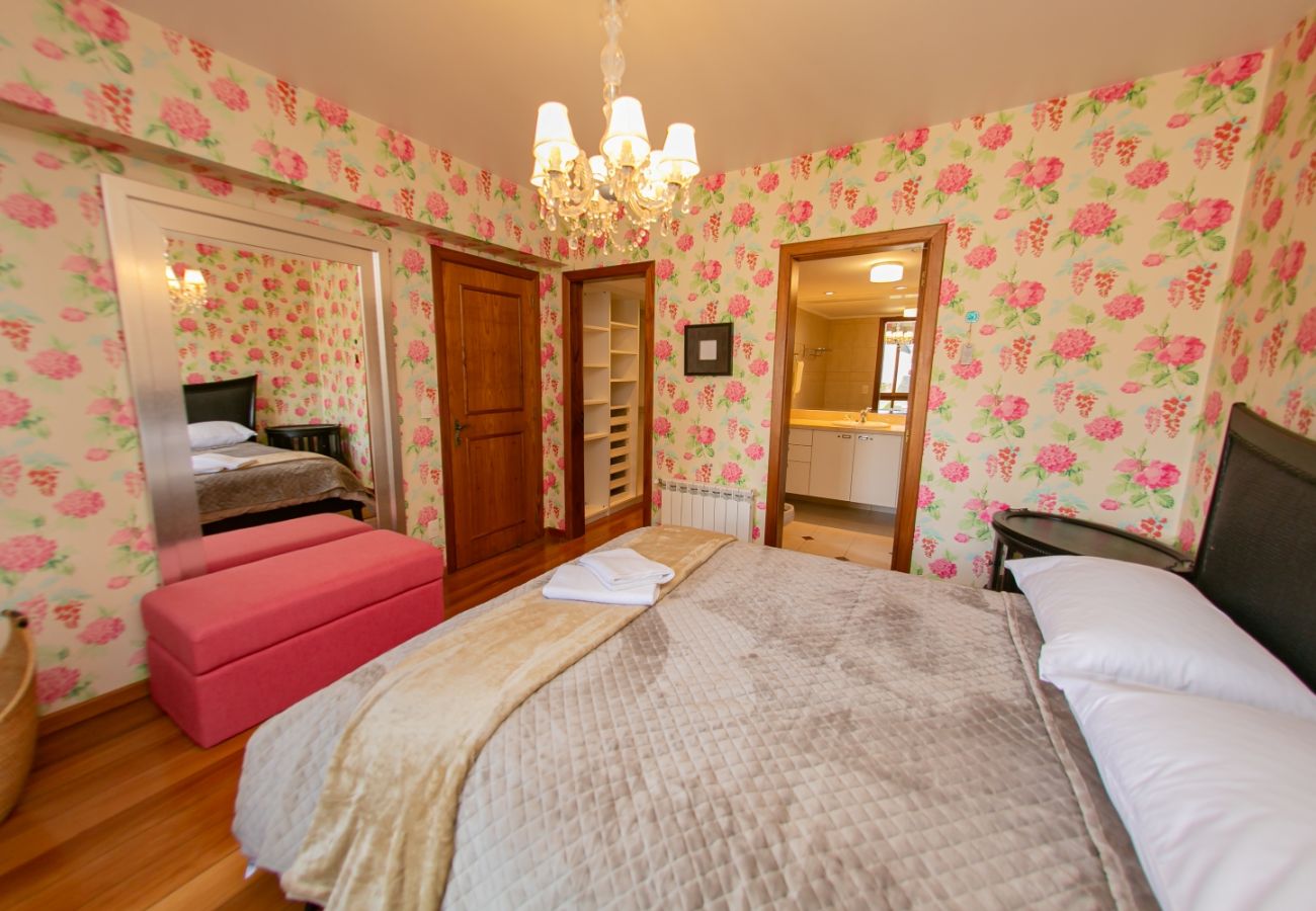 Apartamento em Gramado - Apartamento na Av Central REF 541161