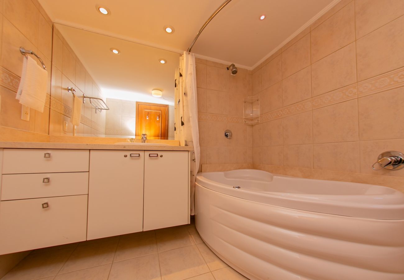 Apartamento em Gramado - Apartamento na Av Central REF 541161