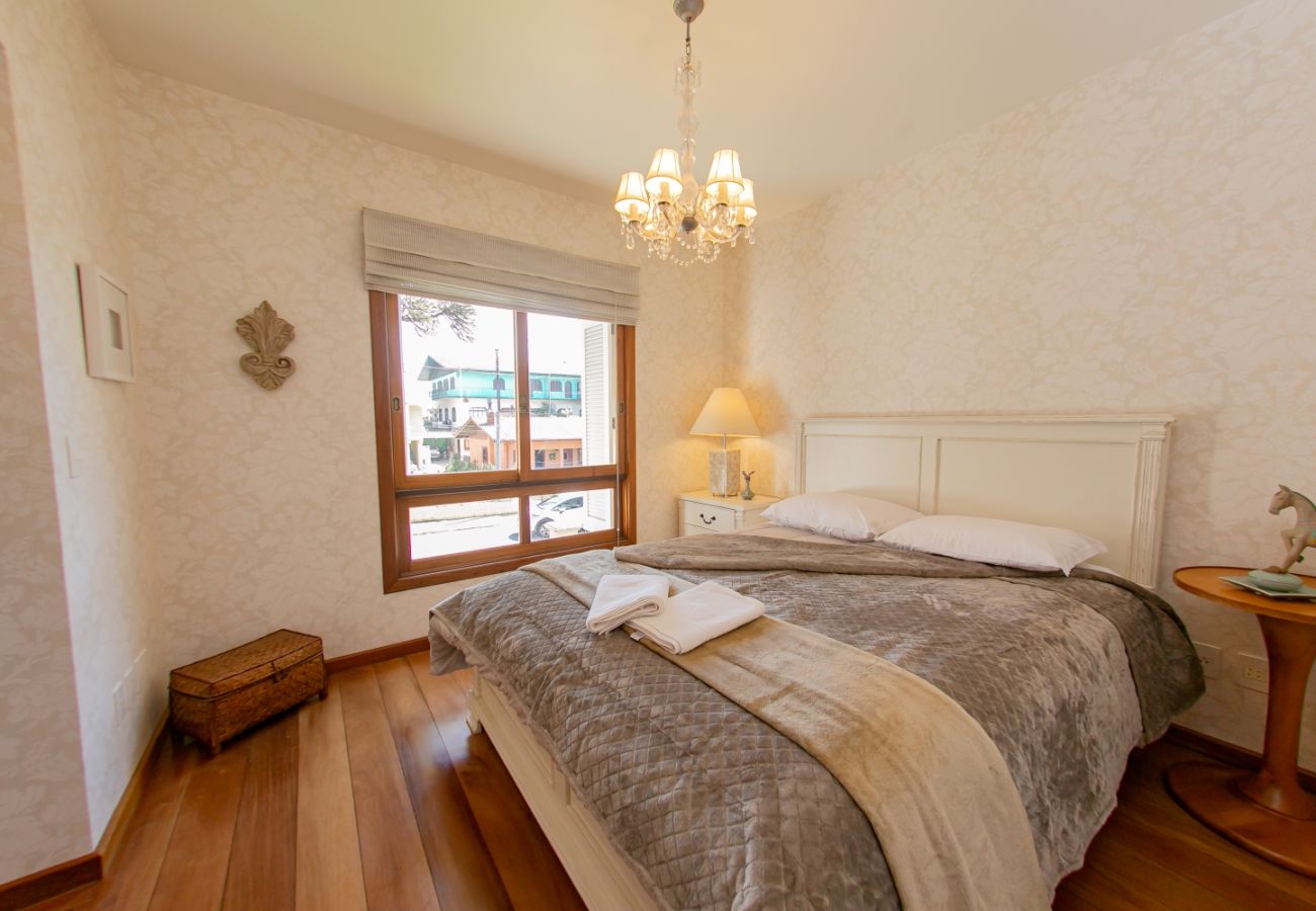 Apartamento em Gramado - Apartamento na Av Central REF 541161