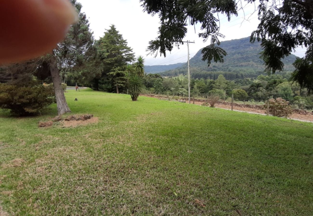 Fazenda em Gramado - Área de terras linha 28 - Gramado (REF 528638)