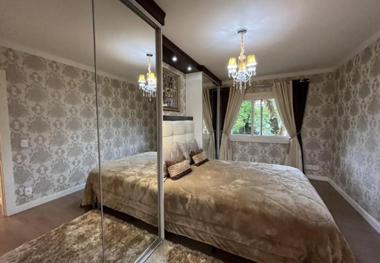 Apartamento em Gramado - Apto Oviedo REF 547159