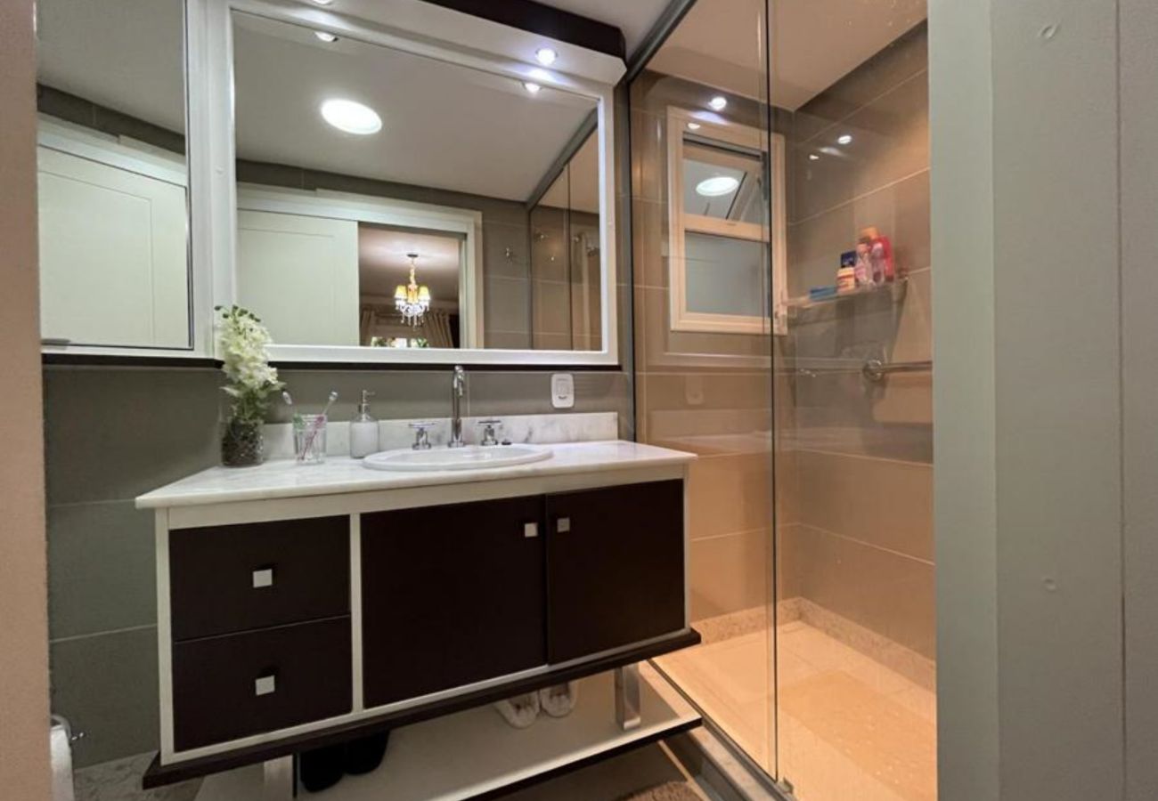 Apartamento em Gramado - Apto Oviedo REF 547159