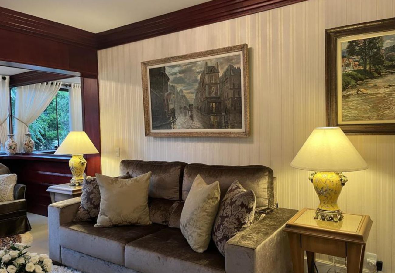 Apartamento em Gramado - Apto Oviedo REF 547159