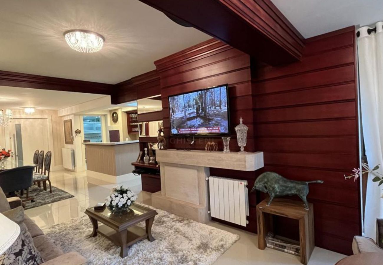 Apartamento em Gramado - Apto Oviedo REF 547159