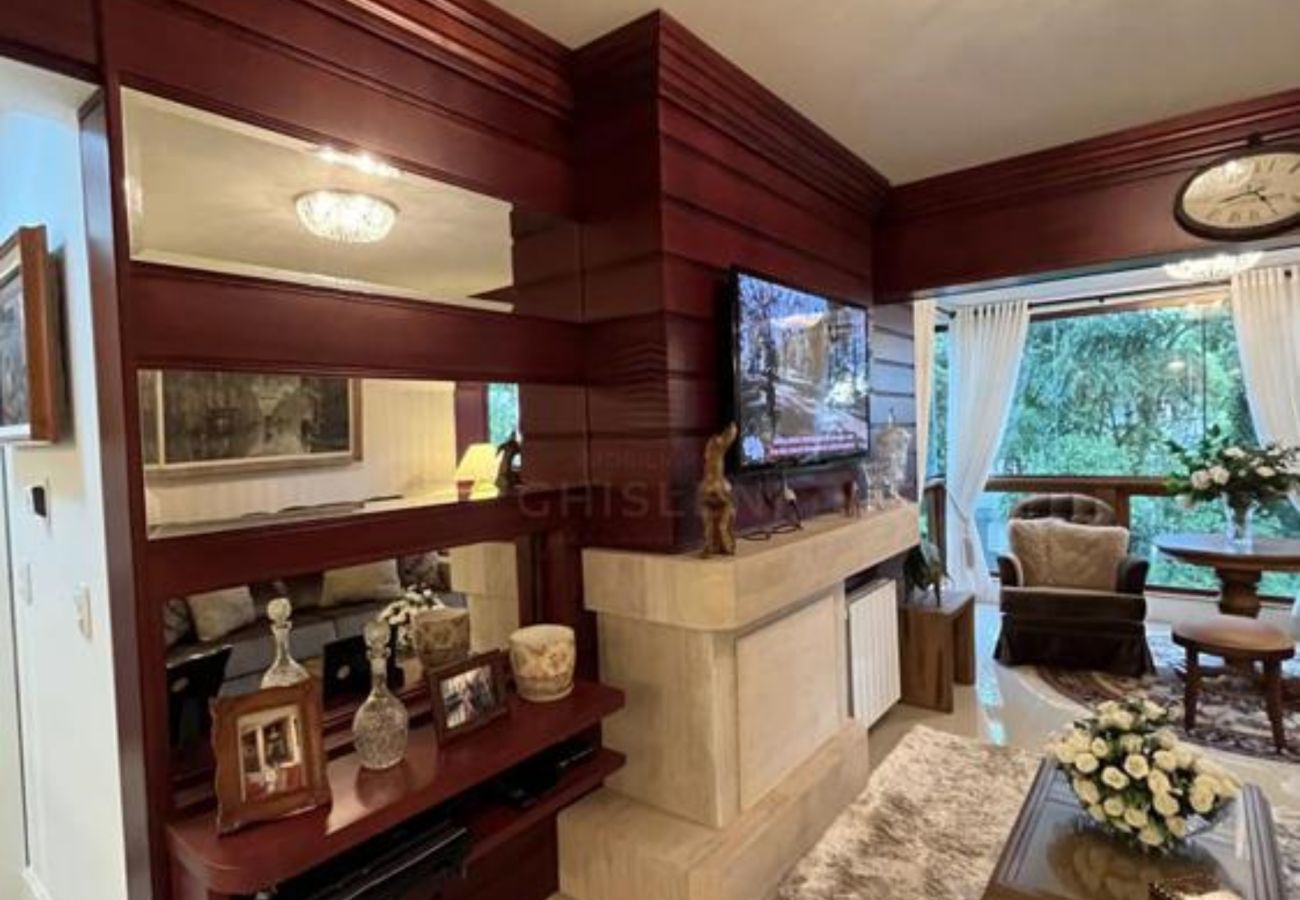 Apartamento em Gramado - Apto Oviedo REF 547159