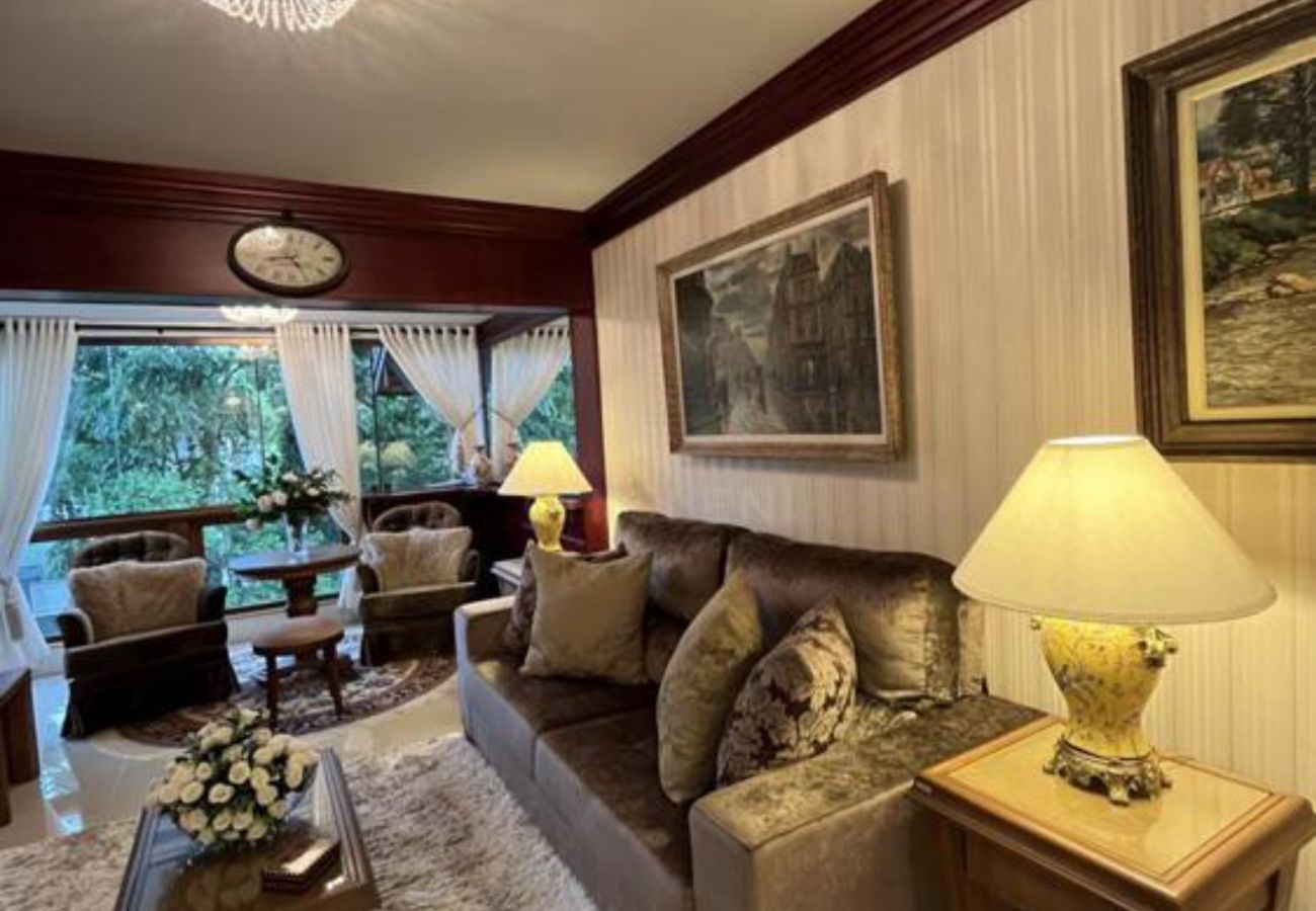 Apartamento em Gramado - Apto Oviedo REF 547159