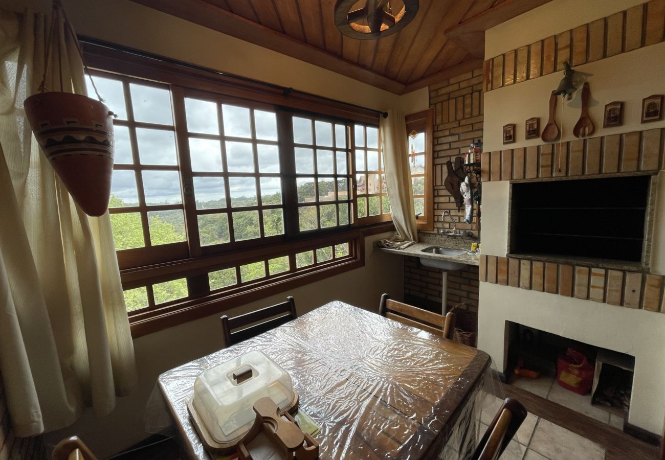 Apartamento em Gramado - Apto Solar da Praça REF 547280
