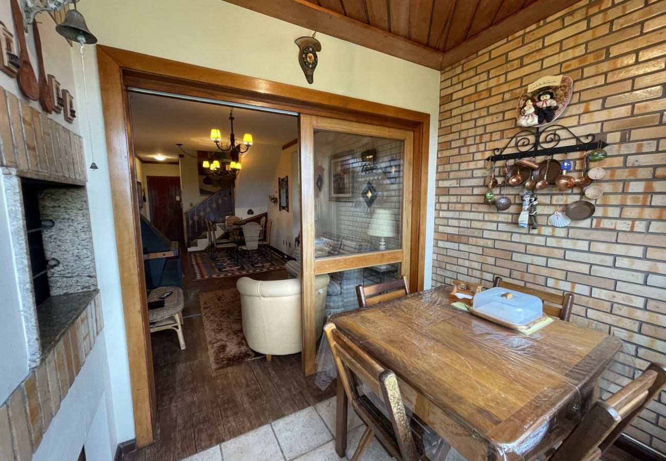 Apartamento em Gramado - Apto Solar da Praça REF 547280