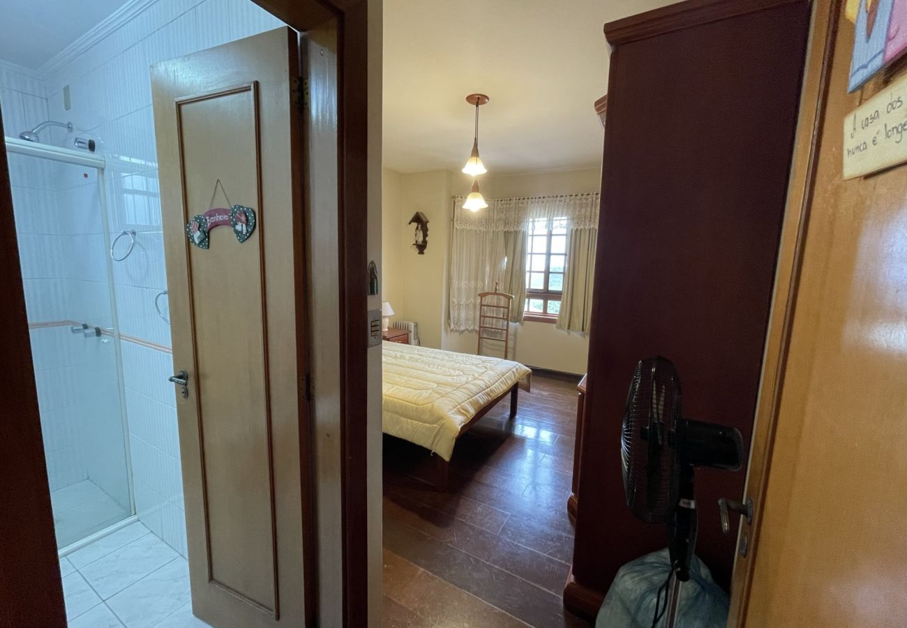 Apartamento em Gramado - Apto Solar da Praça REF 547280