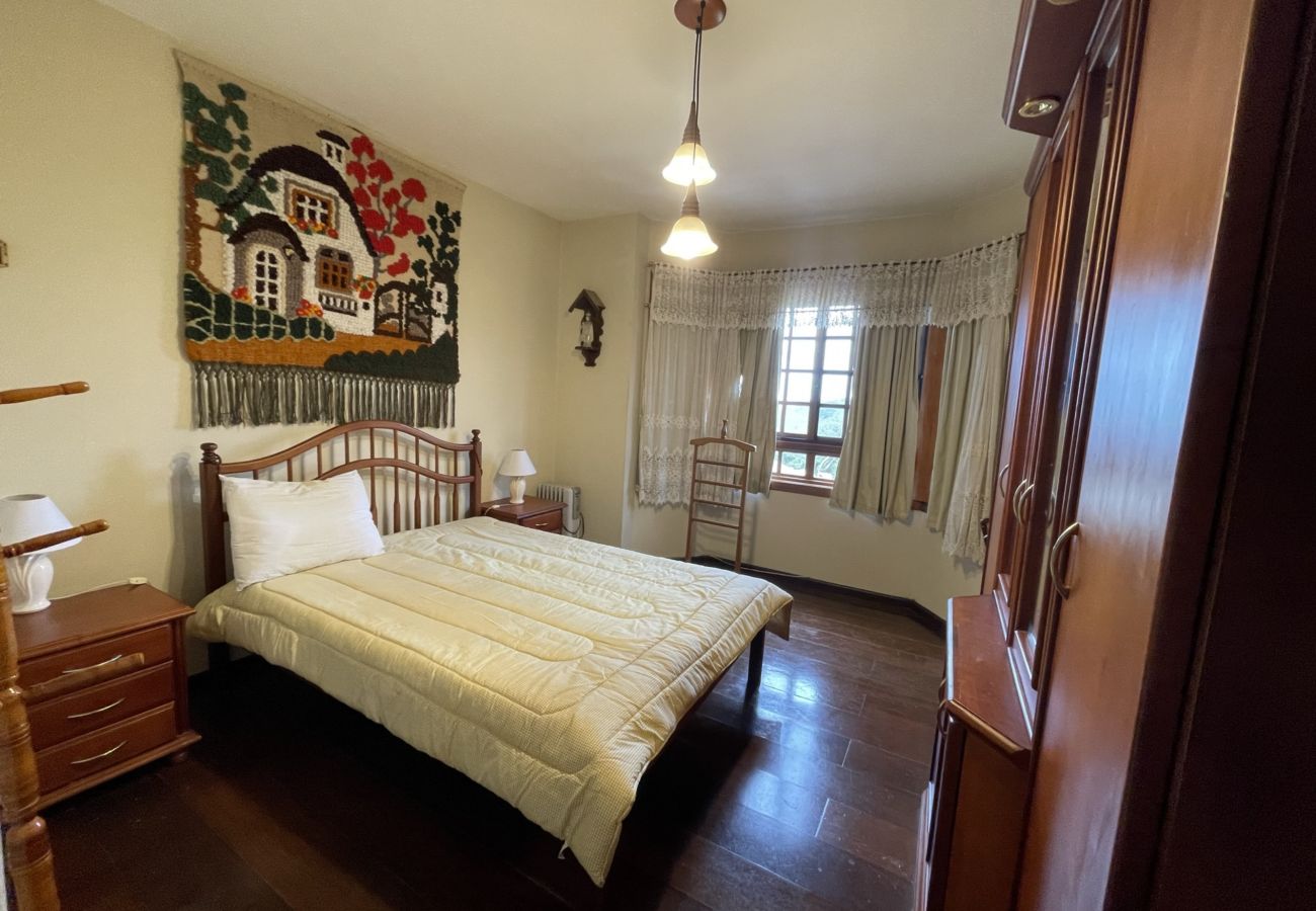 Apartamento em Gramado - Apto Solar da Praça REF 547280