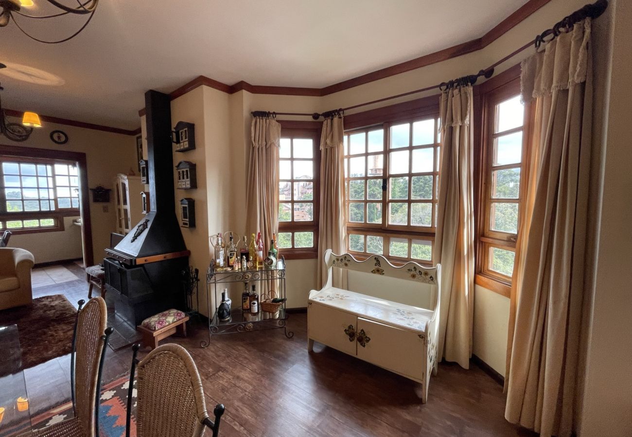 Apartamento em Gramado - Apto Solar da Praça REF 547280