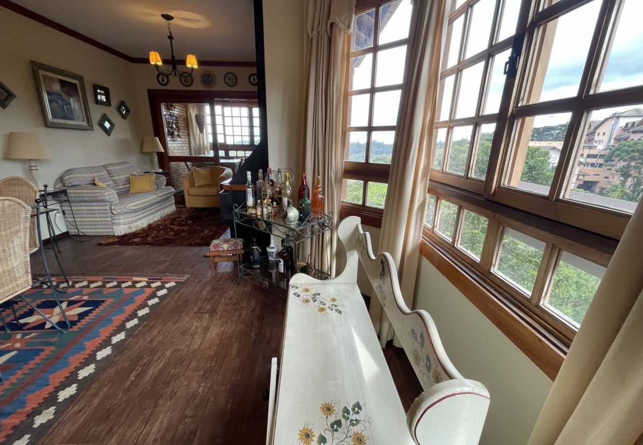 Apartamento em Gramado - Apto Solar da Praça REF 547280