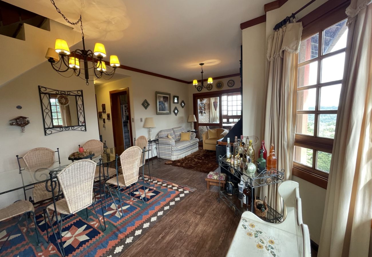 Apartamento em Gramado - Apto Solar da Praça REF 547280