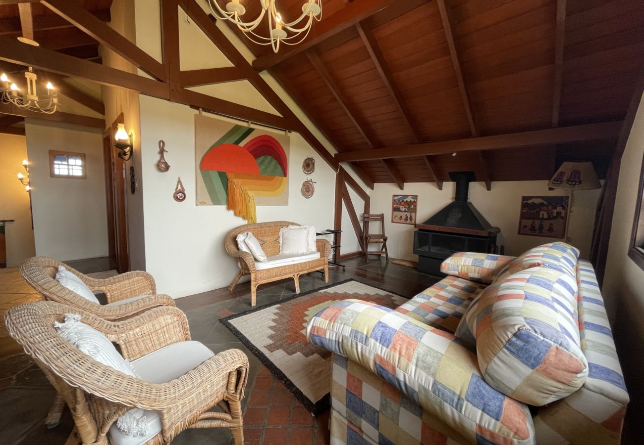 Apartamento em Gramado - Apto Solar da Praça REF 547280