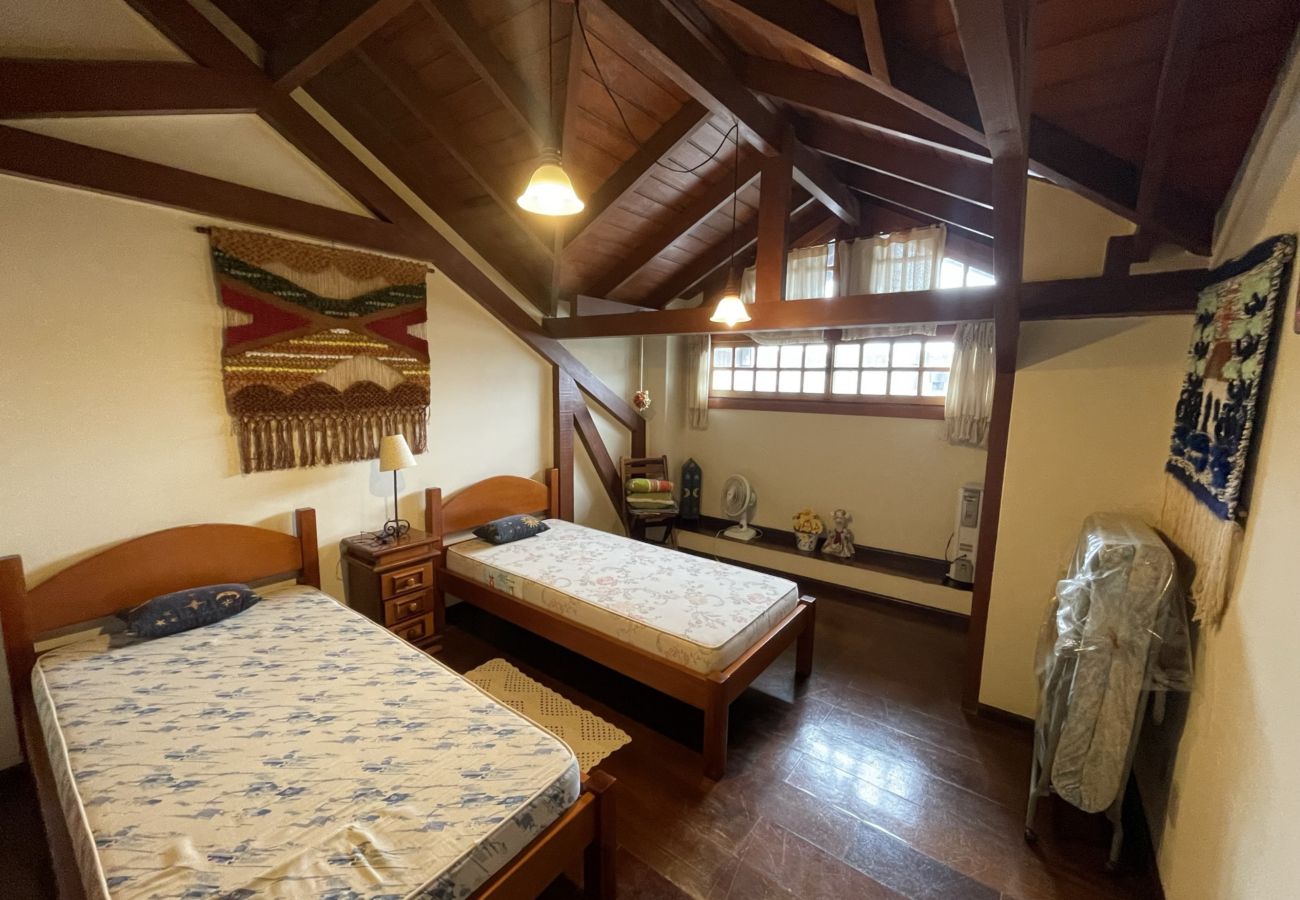 Apartamento em Gramado - Apto Solar da Praça REF 547280