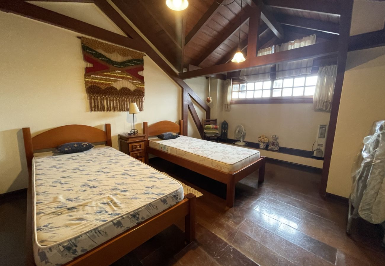 Apartamento em Gramado - Apto Solar da Praça REF 547280