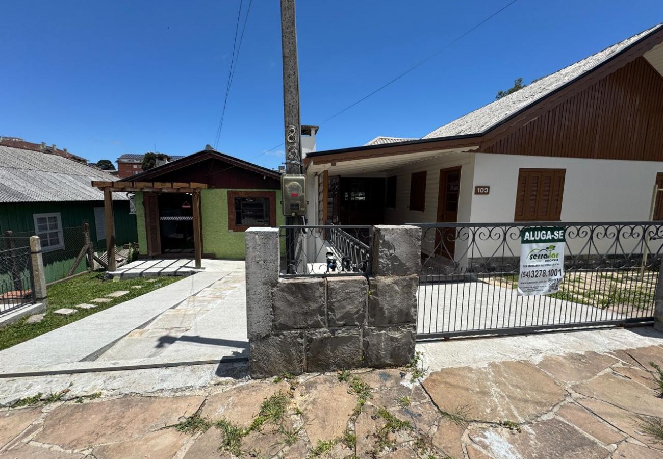 Casa em Canela - CASAS NA RUA DAS HORTÊNSIAS CANELA REF 570203